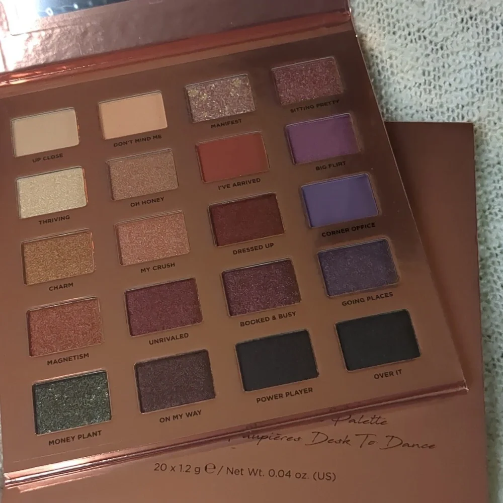 Iconic LONDON Desk To Dance Eyeshadow Palette, 20 x1.2g/0.04oz